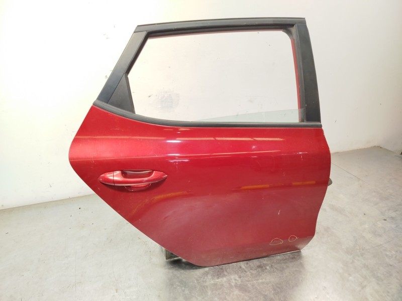 Recambio de puerta trasera derecha para kia cee´d 1.4 crdi cat referencia OEM IAM 77004A2000  