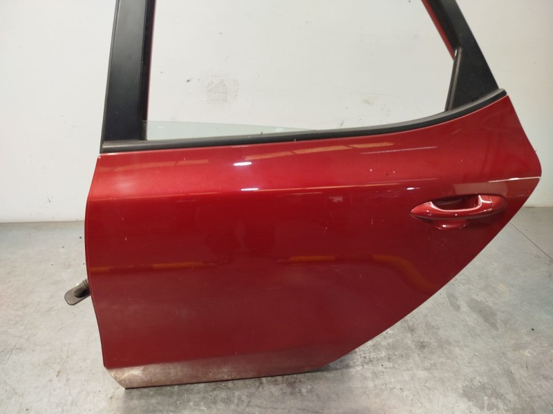 Recambio de puerta trasera izquierda para kia cee´d 1.4 crdi cat referencia OEM IAM 77003A2000  