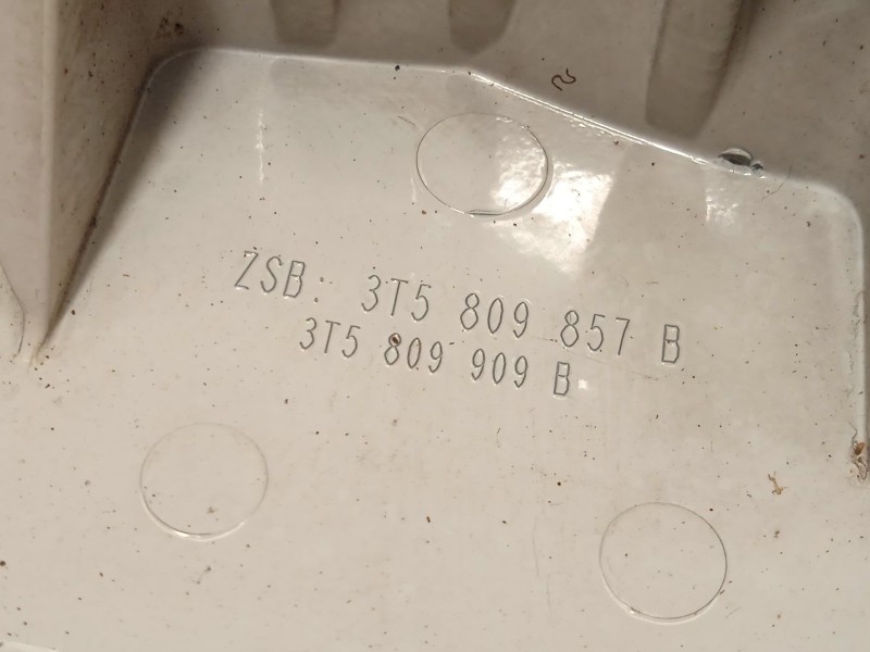 Recambio de tapa exterior combustible para skoda suberb (3t4) ambition referencia OEM IAM 3T5809857B 3T5809909B 3T5809857BGRU