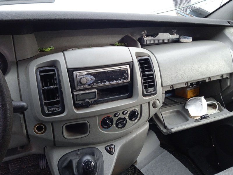 opel vivaro a autobús (x83) del año 2006