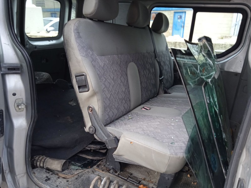 opel vivaro a autobús (x83) del año 2006