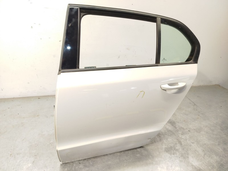 Recambio de puerta trasera izquierda para skoda suberb (3t4) ambition referencia OEM IAM 3T5833055  