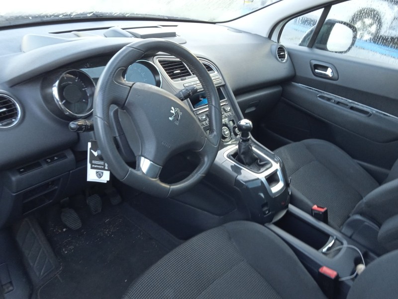 peugeot 5008 (0u_, 0e_) del año 2012