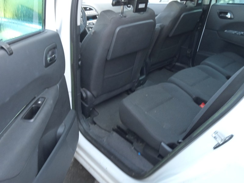 peugeot 5008 (0u_, 0e_) del año 2012