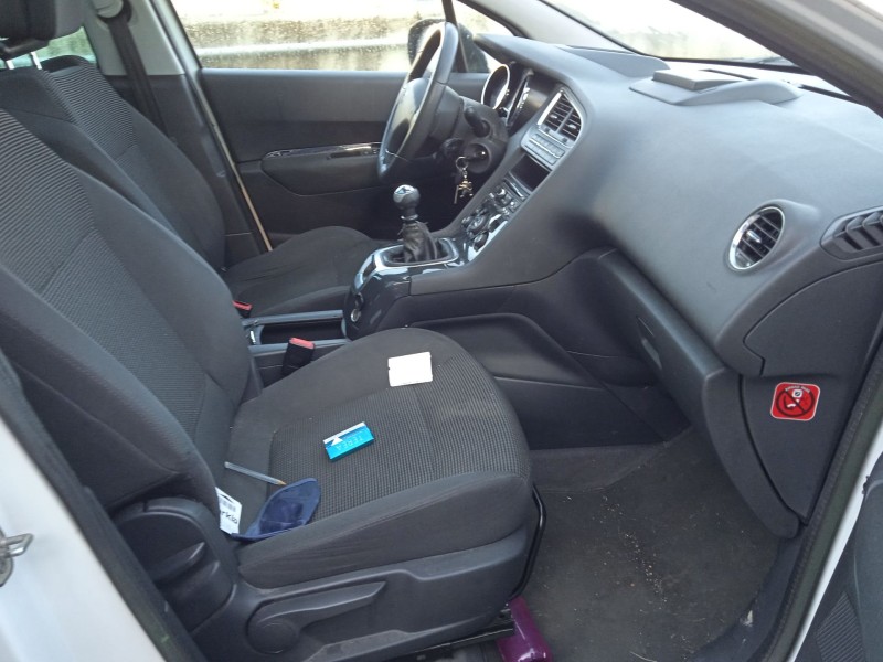 peugeot 5008 (0u_, 0e_) del año 2012