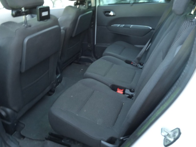 peugeot 5008 (0u_, 0e_) del año 2012