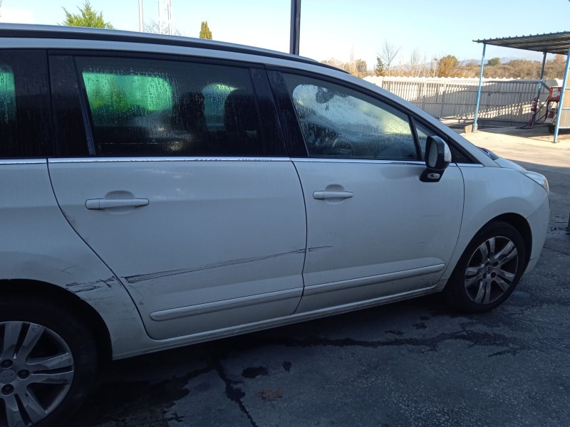 peugeot 5008 (0u_, 0e_) del año 2012