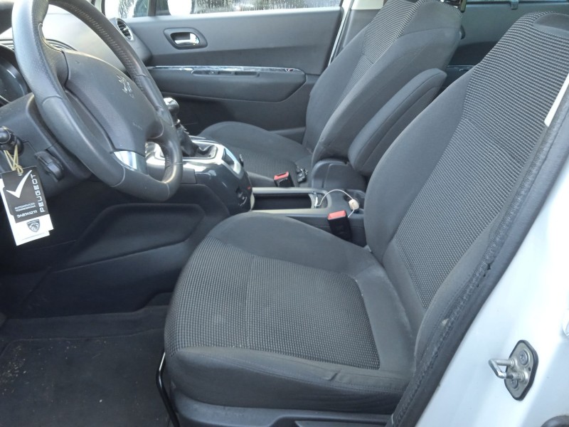 peugeot 5008 (0u_, 0e_) del año 2012