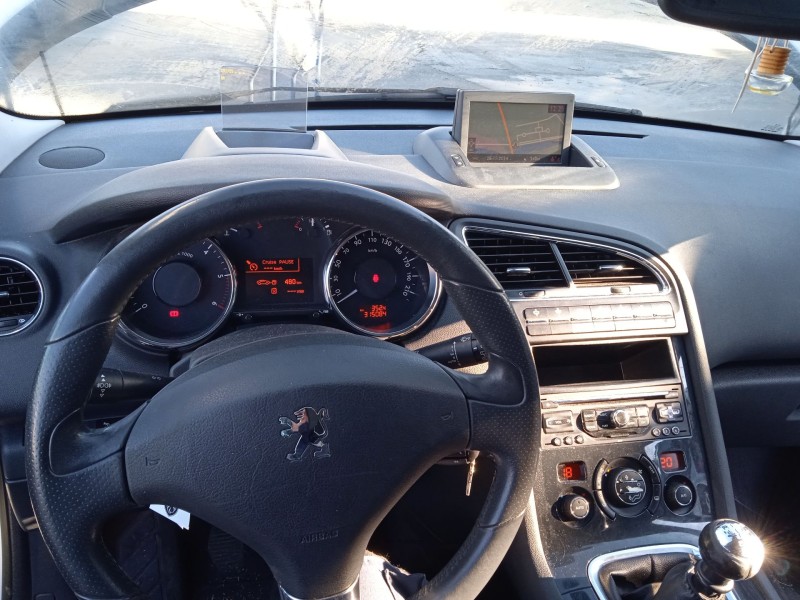 peugeot 5008 (0u_, 0e_) del año 2012