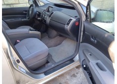 toyota prius liftback (_w2_) del año 2004 2