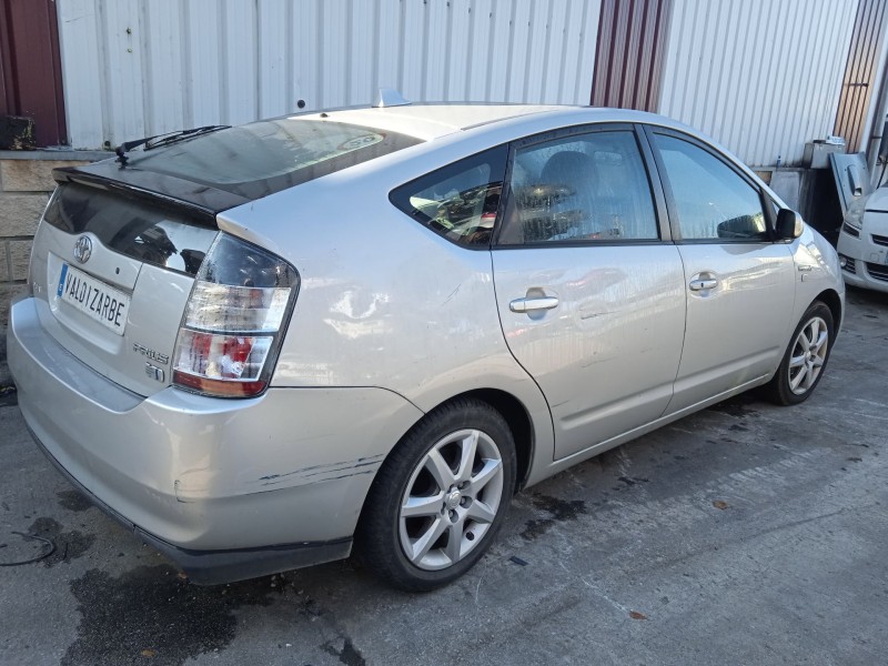 toyota prius liftback (_w2_) del año 2004