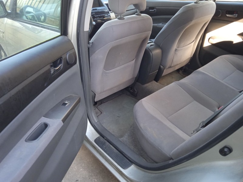 toyota prius liftback (_w2_) del año 2004