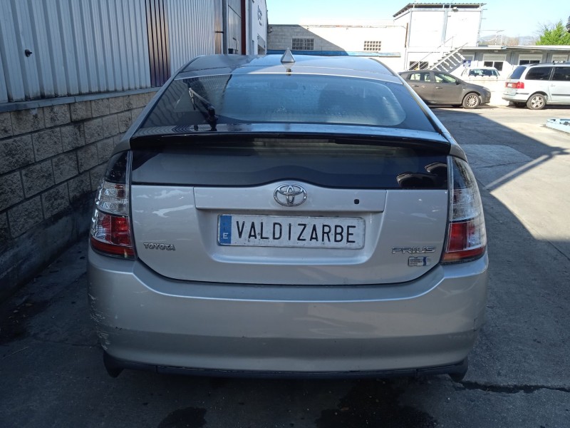 toyota prius liftback (_w2_) del año 2004
