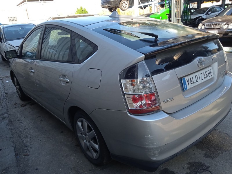toyota prius liftback (_w2_) del año 2004