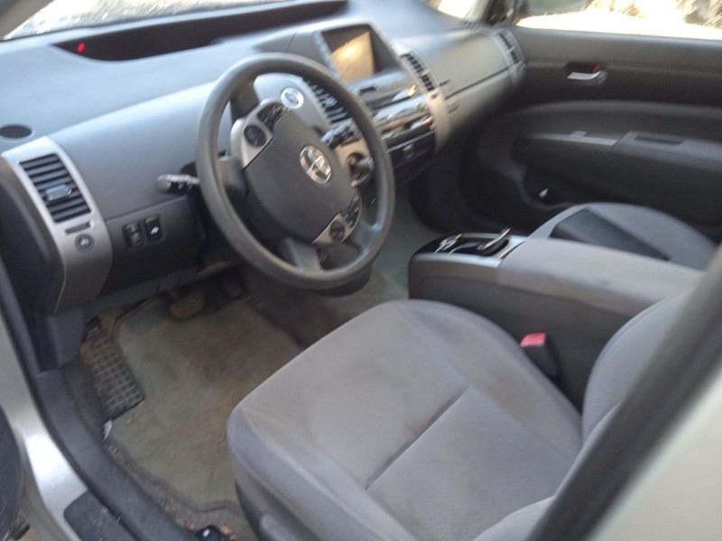 toyota prius liftback (_w2_) del año 2004