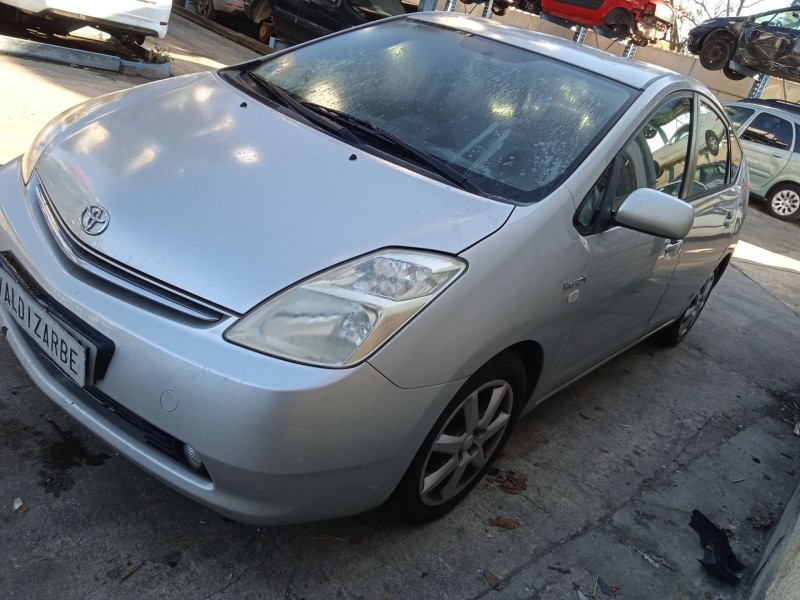 toyota prius liftback (_w2_) del año 2004