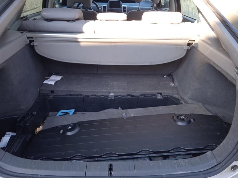 toyota prius liftback (_w2_) del año 2004