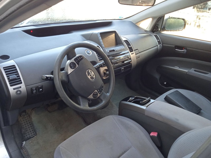 toyota prius liftback (_w2_) del año 2004