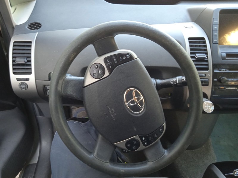 toyota prius liftback (_w2_) del año 2004