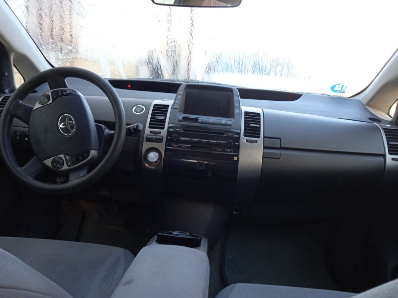 toyota prius liftback (_w2_) del año 2004