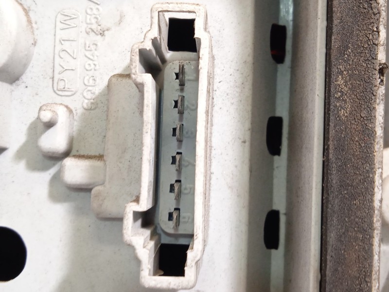 Recambio de piloto trasero derecho para volkswagen polo iv (9n_, 9a_) 1.4 16v referencia OEM IAM 6Q6945095G  