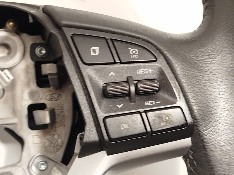 Recambio de volante para hyundai tucson (tl, tle) 1.6 gdi referencia OEM IAM 56110D7AN0TRY  