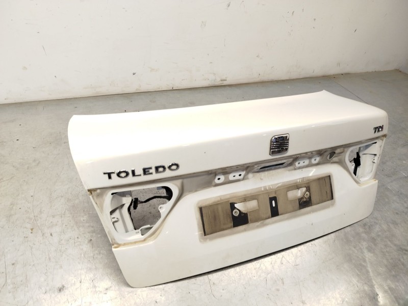 Recambio de tapa maletero para seat toledo ii (1m2) 1.9 tdi referencia OEM IAM 1M5827025D  