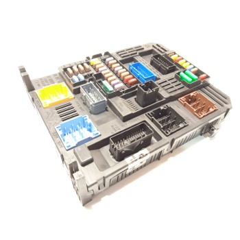 Recambio de caja reles / fusibles para citroën c4 picasso 1.2 12v e-thp / puretech referencia OEM IAM 9819851380 28550133 166336