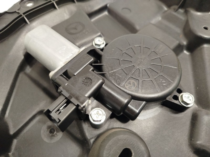 Recambio de elevalunas delantero derecho para mazda 3 sedán (bl) 1.6 mzr cd (bl14) referencia OEM IAM BBM45897XC  