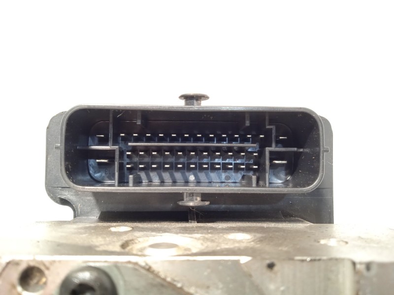 Recambio de abs para hyundai i20 i (pb, pbt) 1.2 referencia OEM IAM 589101J270 6158945200 1J58920800