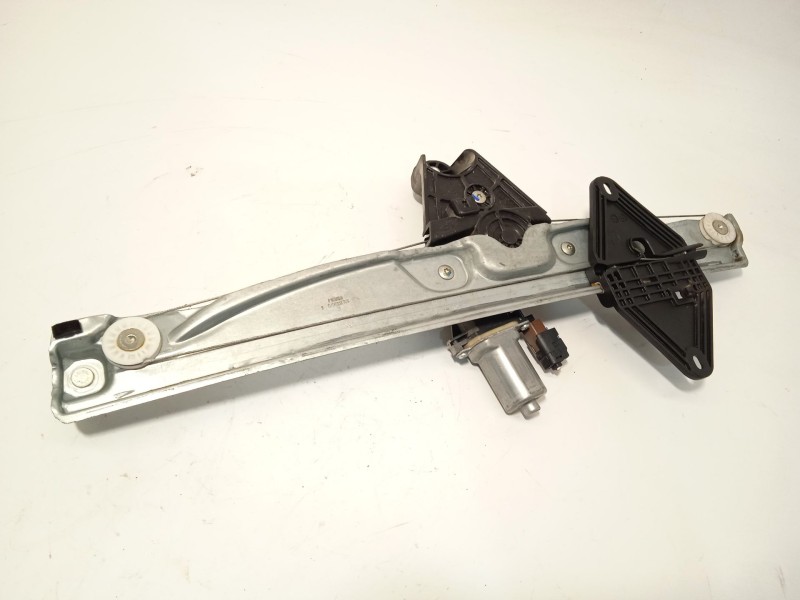 Recambio de elevalunas delantero derecho para dacia sandero iii 1.0 tce 90 referencia OEM IAM 807209782R  