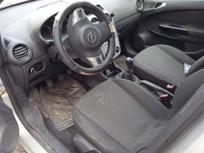 opel corsa d (s07) del año 2011