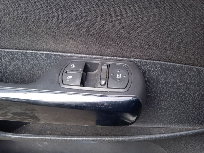 opel corsa d (s07) del año 2011