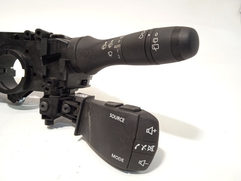 Recambio de mando intermitentes para dacia sandero iii 1.0 tce 90 referencia OEM IAM 255670975R  