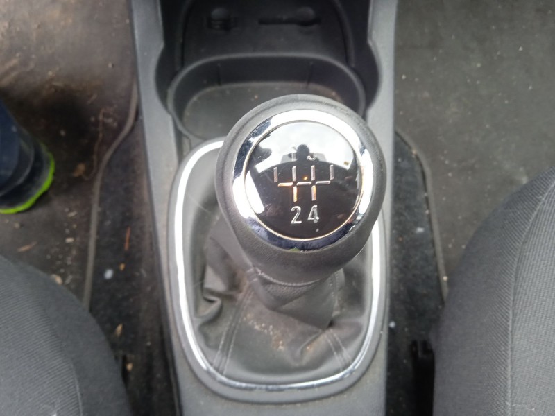 opel corsa d (s07) del año 2010