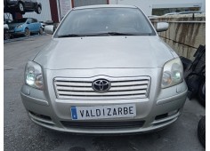 toyota avensis (_t25_) del año 2004 2