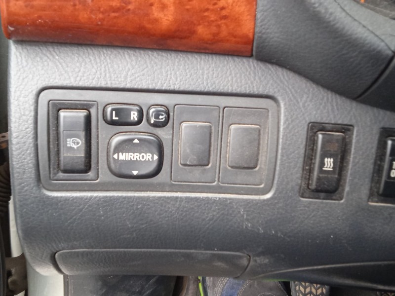 toyota avensis (_t25_) del año 2004