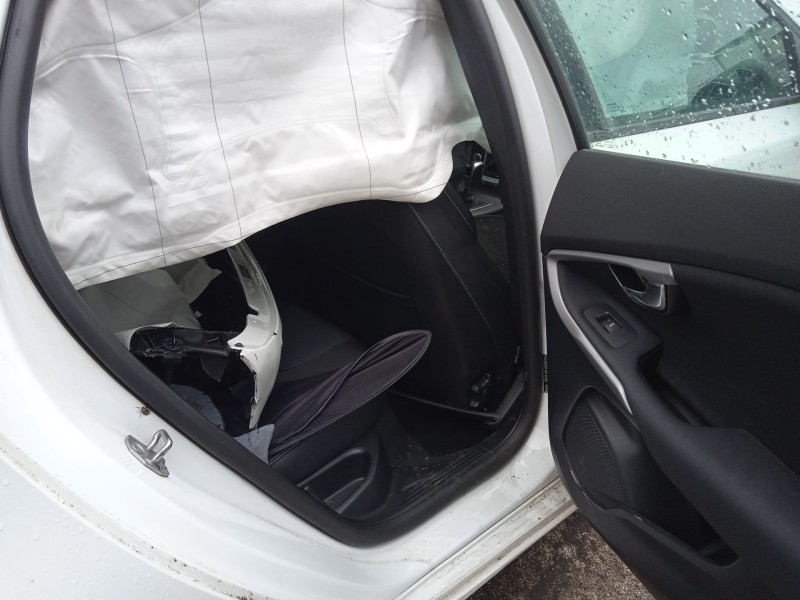 volvo v40 hatchback (525) del año 2018