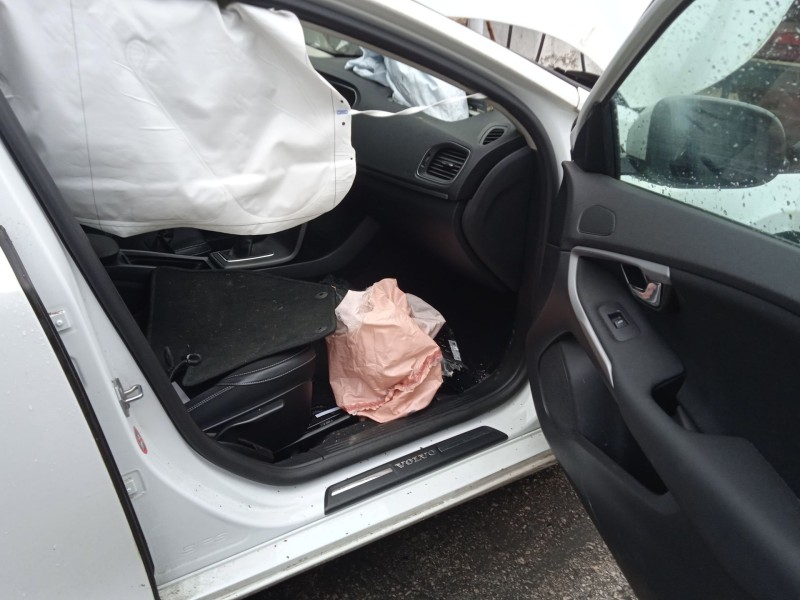 volvo v40 hatchback (525) del año 2018