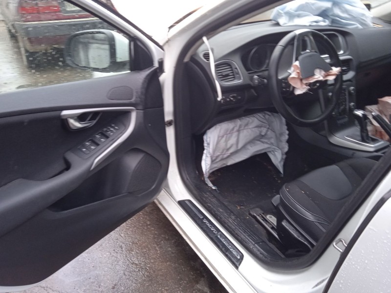 volvo v40 hatchback (525) del año 2018