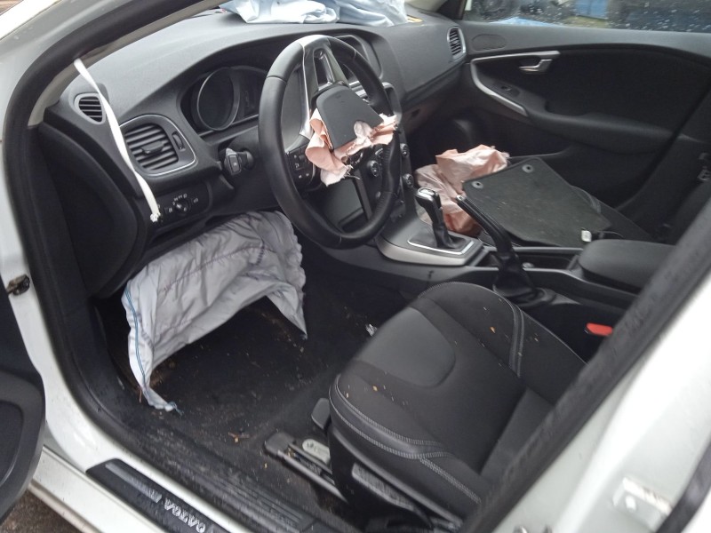 volvo v40 hatchback (525) del año 2018