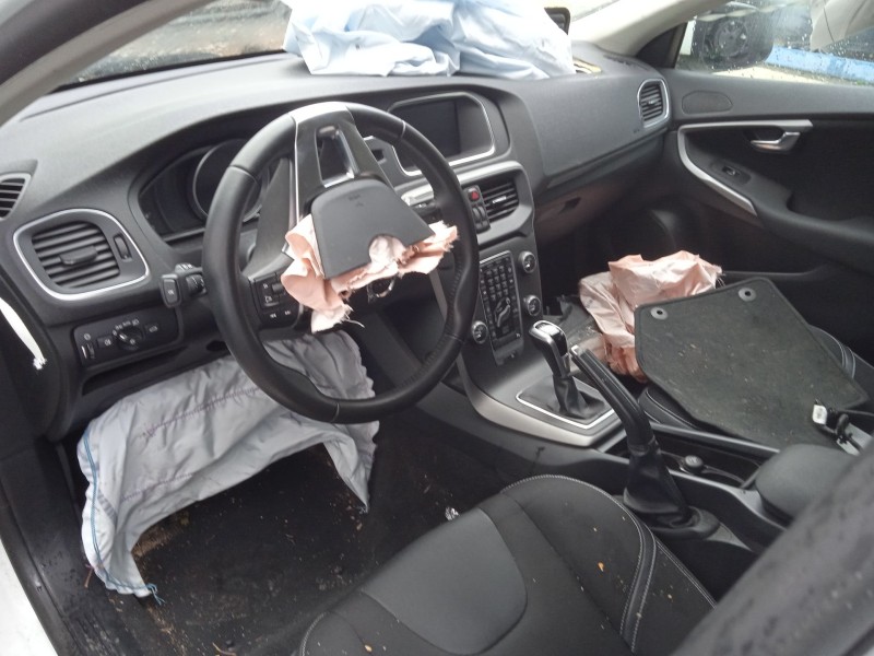 volvo v40 hatchback (525) del año 2018