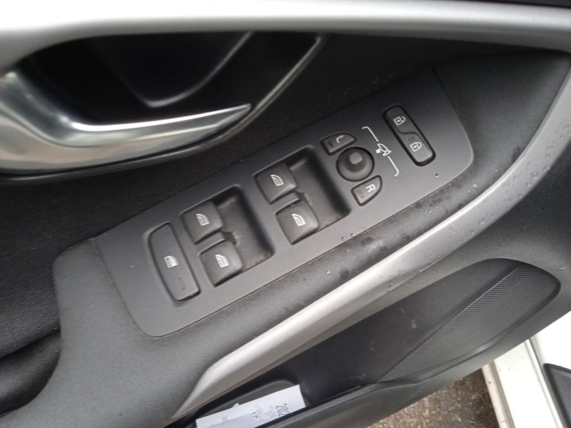 volvo v40 hatchback (525) del año 2018