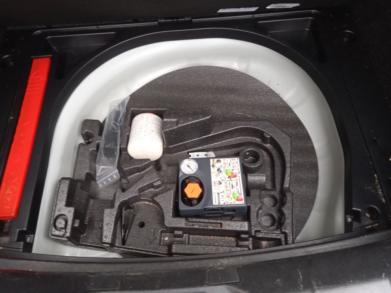 volvo v40 hatchback (525) del año 2018