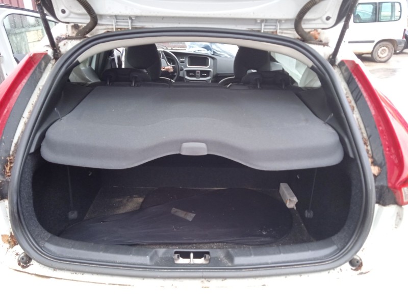 volvo v40 hatchback (525) del año 2018