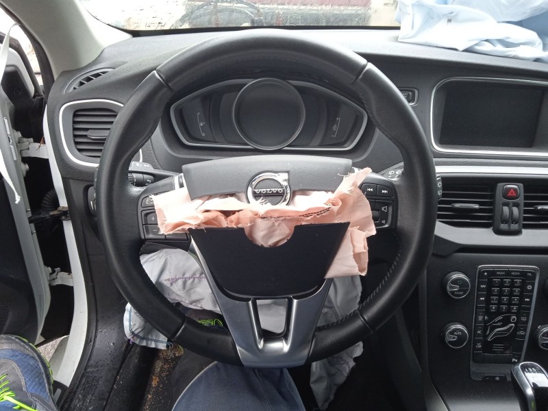 volvo v40 hatchback (525) del año 2018