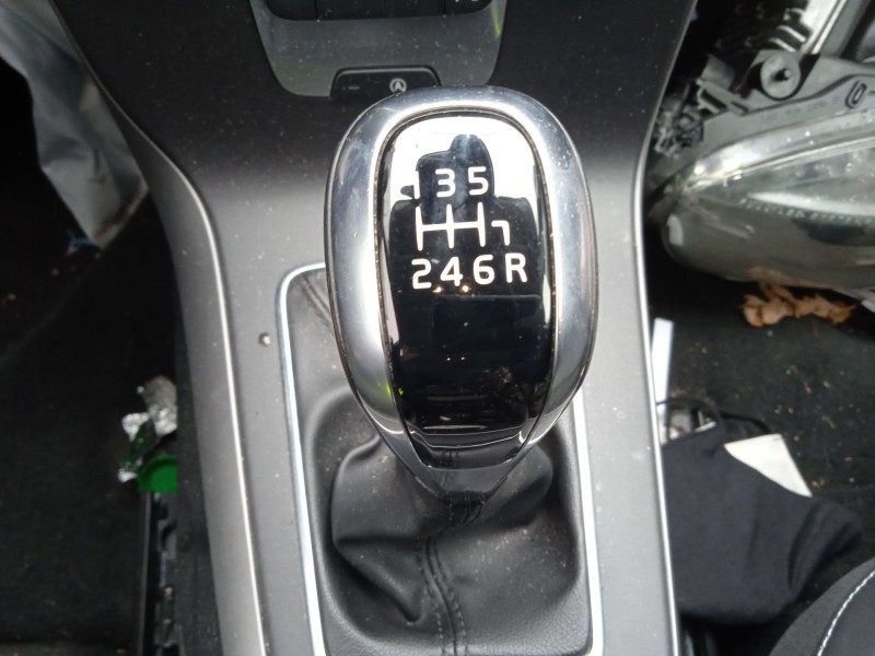 volvo v40 hatchback (525) del año 2018