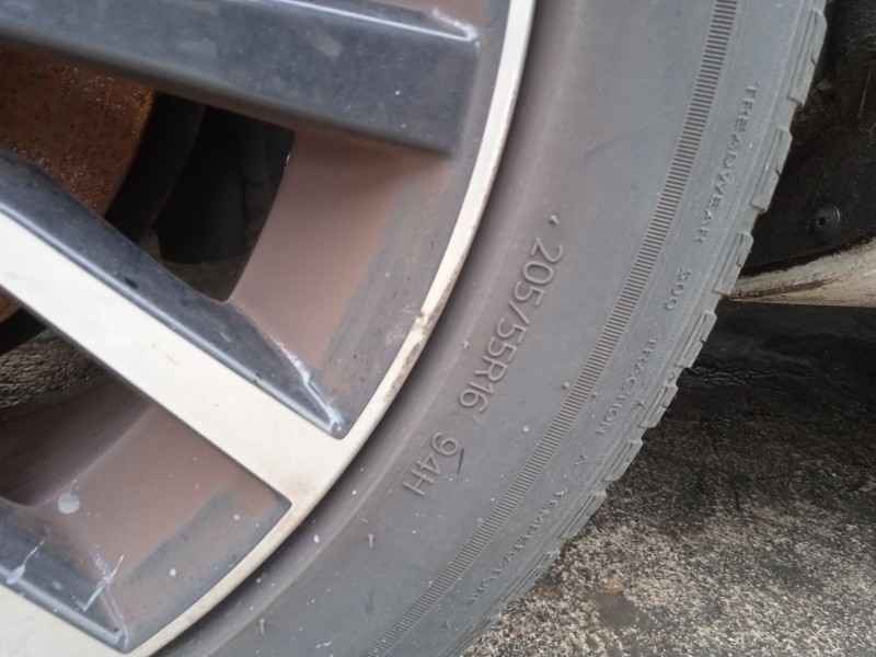 volvo v40 hatchback (525) del año 2018