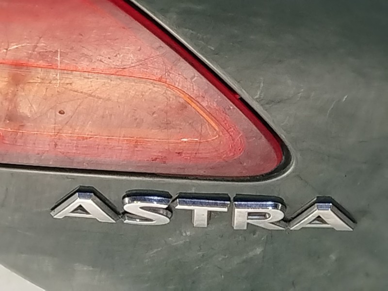 Recambio de porton trasero para opel astra j (p10) 1.7 cdti (68) referencia OEM IAM 13372624  