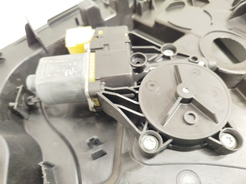 Recambio de elevalunas delantero derecho para ford fiesta vi (cb1, ccn) 1.6 tdci referencia OEM IAM 8A6114553B  